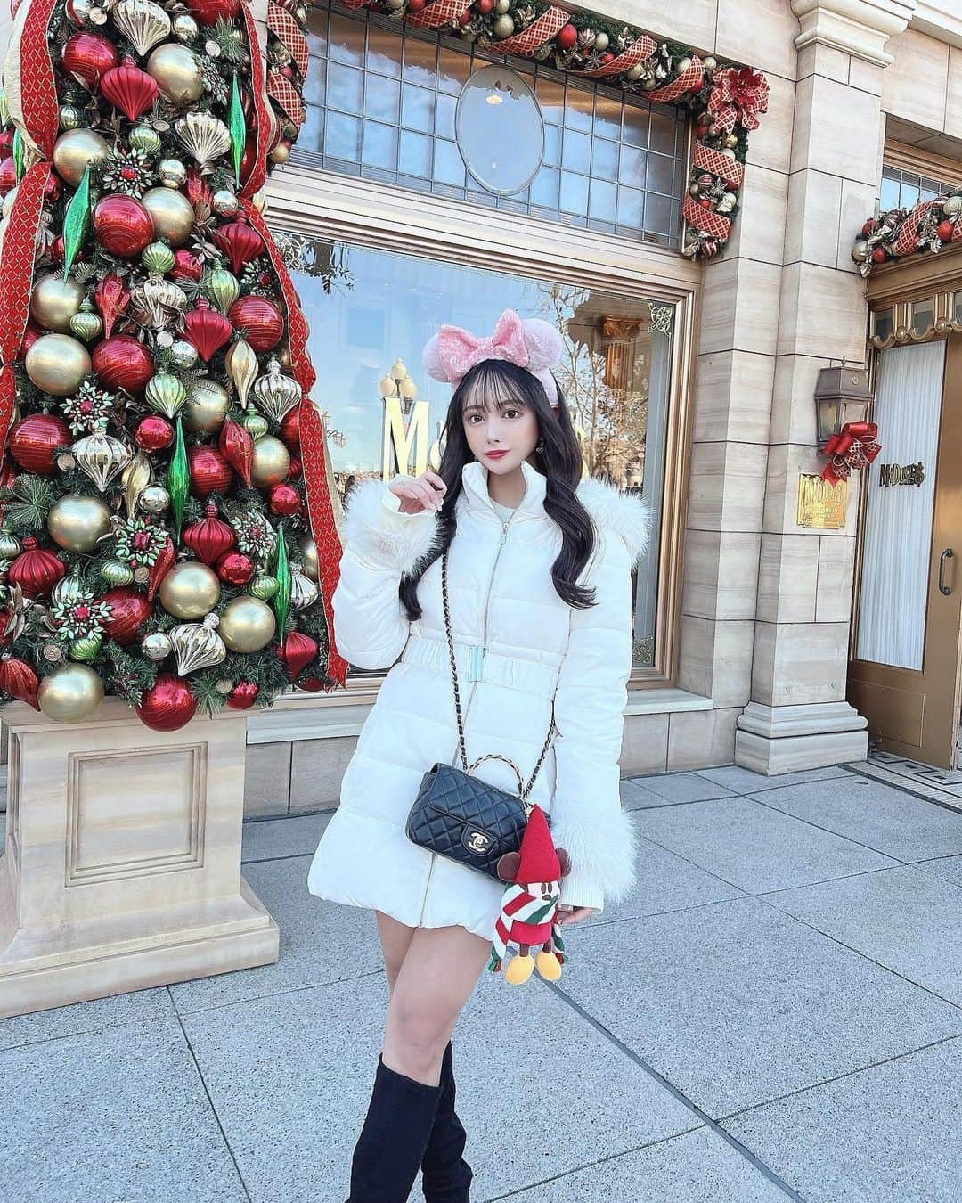 SHIHOさんのインスタグラム写真 - (SHIHOInstagram)「. . クリスマスディズニー🎄🧑‍🎄🩷 . .」12月4日 22時56分 - cham_pipi