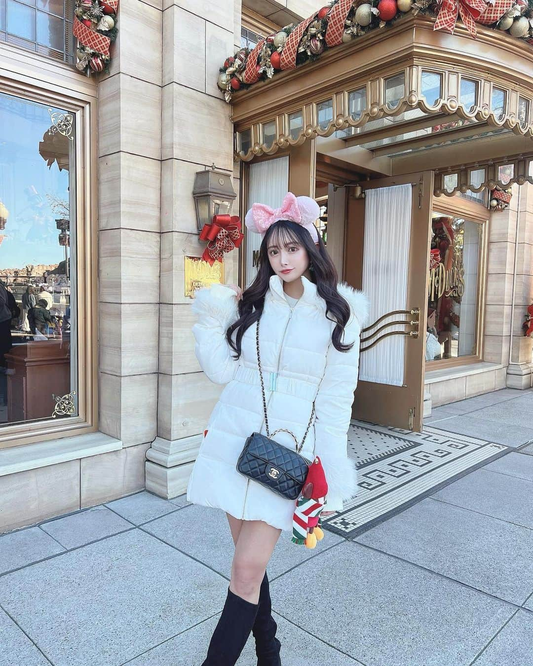 SHIHOさんのインスタグラム写真 - (SHIHOInstagram)「. . クリスマスディズニー🎄🧑‍🎄🩷 . .」12月4日 22時56分 - cham_pipi