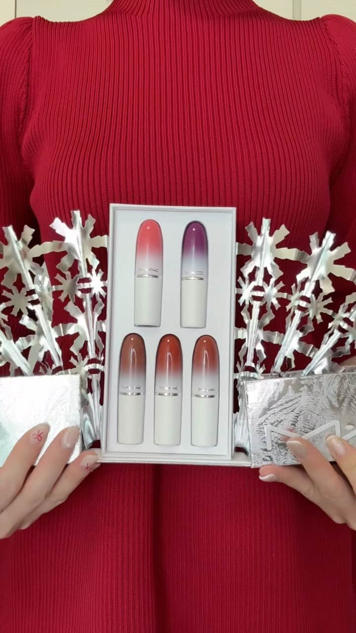 千葉由佳（ちばゆか）のインスタグラム：「🎄💄✨ MACのリップコフレって毎年欲しくなる🎁」