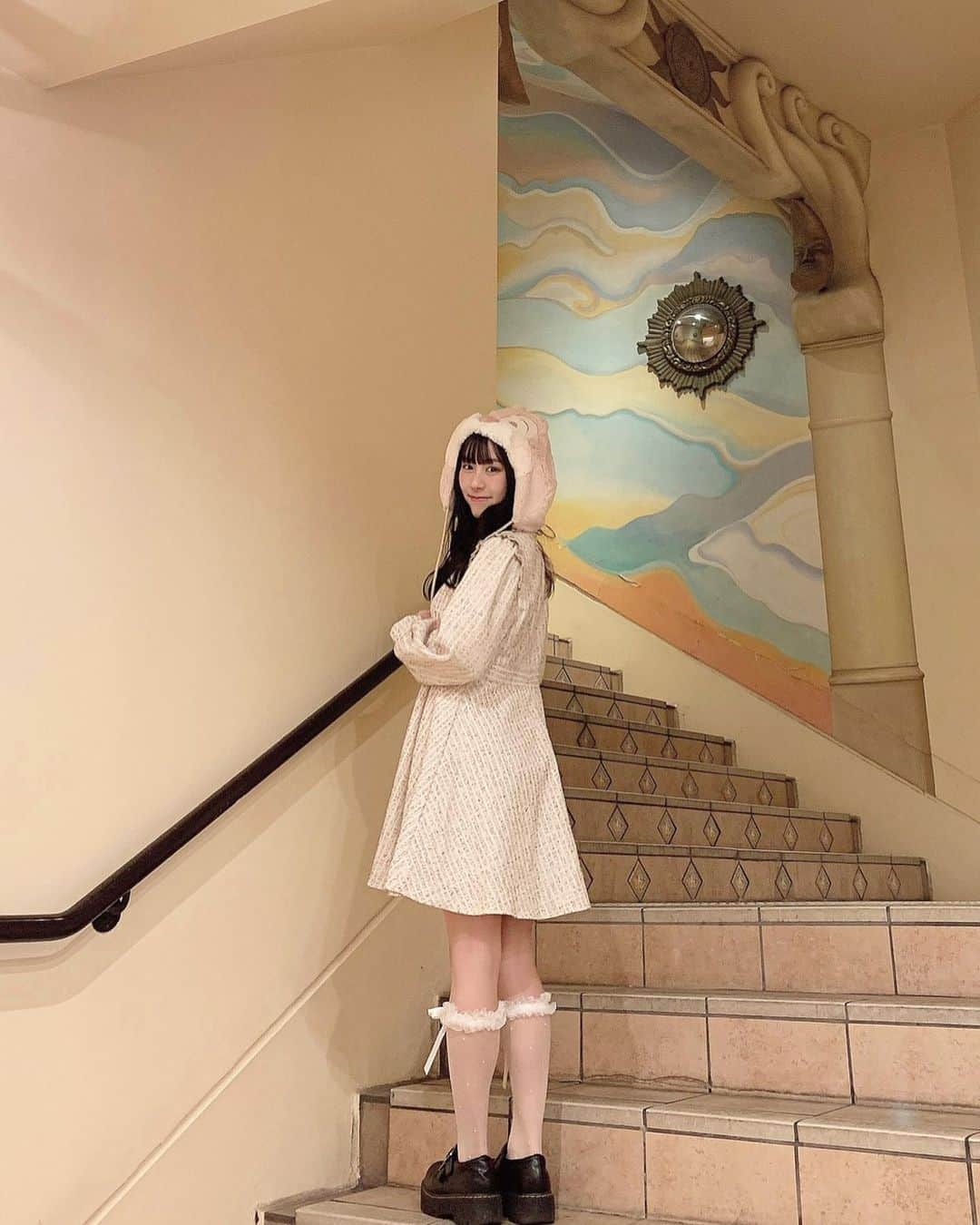 山崎玲奈さんのインスタグラム写真 - (山崎玲奈Instagram)「ディズニーの時の私服🎀🪄  ・ #ディズニーコーデ#ディズニーグッズ#ディズニークリスマス#ディズニーカチューシャ#アイドル#ディズニーリゾート #evelyn#エブリン#フレンチガーリー」12月4日 22時57分 - yamazaki_reina