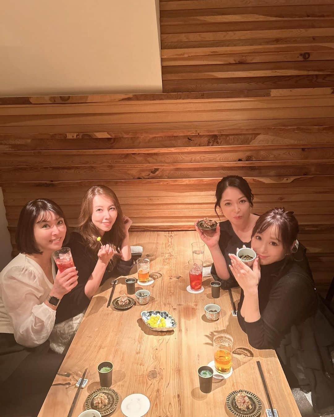 風間ゆみさんのインスタグラム写真 - (風間ゆみInstagram)「女子会🥂✨✨ 同じ事務所のなっちゃんとは プライベート初🎶 記憶無いくらい(笑)飲み過ぎた…  #加山なつこ#川上ゆう#風間ゆみ」12月4日 22時58分 - iamyumikazama