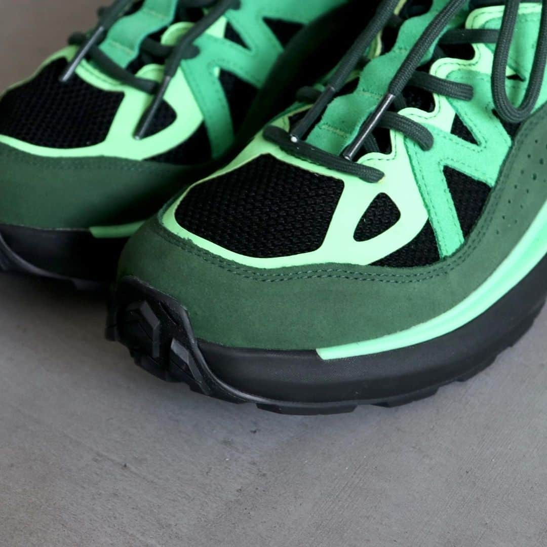 wonder_mountain_irieさんのインスタグラム写真 - (wonder_mountain_irieInstagram)「_ SALOMON / サロモン “ODYSSEY ELMT MID GORE-TEX Eden/Bright Green/Black” ¥ 45,100- _ 〈online store / @digital_mountain〉 https://www.digital-mountain.net _ 【オンラインストア#DigitalMountain へのご注文 *24時間受付 *14時までのご注文で即日発送 tel：084-973-8204 _ We can send your order overseas. Ordering procedure details can be found here. >>http://www.digital-mountain.net/html/page56.html  _ #SALOMON #サロモン _ 実店舗：@wonder_mountain_ #WonderMountain  〒720-0033  広島県福山市船町2-23 JR 「#福山駅」より徒歩10分 #ワンダーマウンテン #japan #hiroshima #福山 #福山市 #尾道 #倉敷 #鞆の浦 近く _ WOMEN/GOODS： @hacbywondermountain _ #WM_gift_idea」12月4日 23時07分 - wonder_mountain_