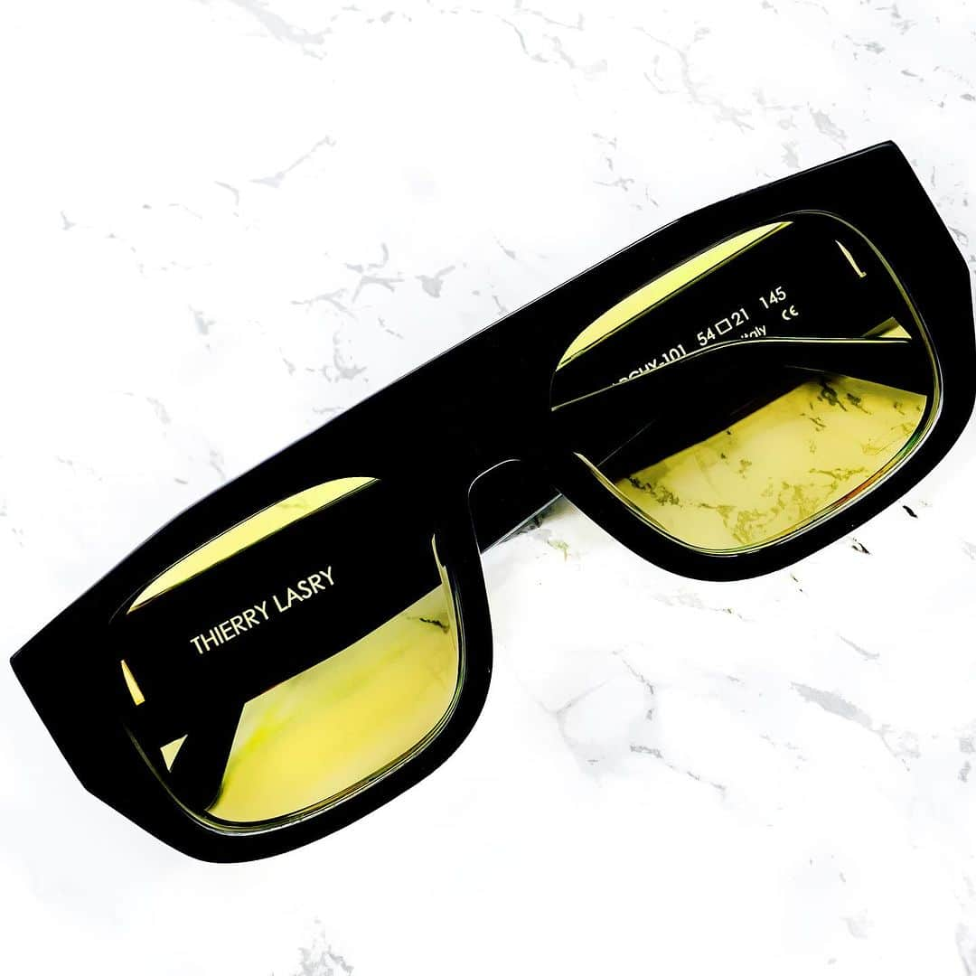 ティエリー ラスリーさんのインスタグラム写真 - (ティエリー ラスリーInstagram)「the THIERRY LASRY “MONARCHY” sunglasses in black acetate w/ yellow lenses」12月4日 23時15分 - thierrylasry