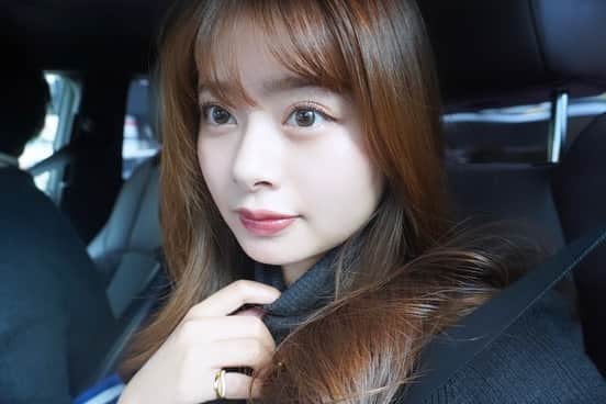 MIYABIのインスタグラム：「気付けばアイシャドウはピンクだらけやった💄 リップはくれまるとかじゅはにもらったYSLばっかり」