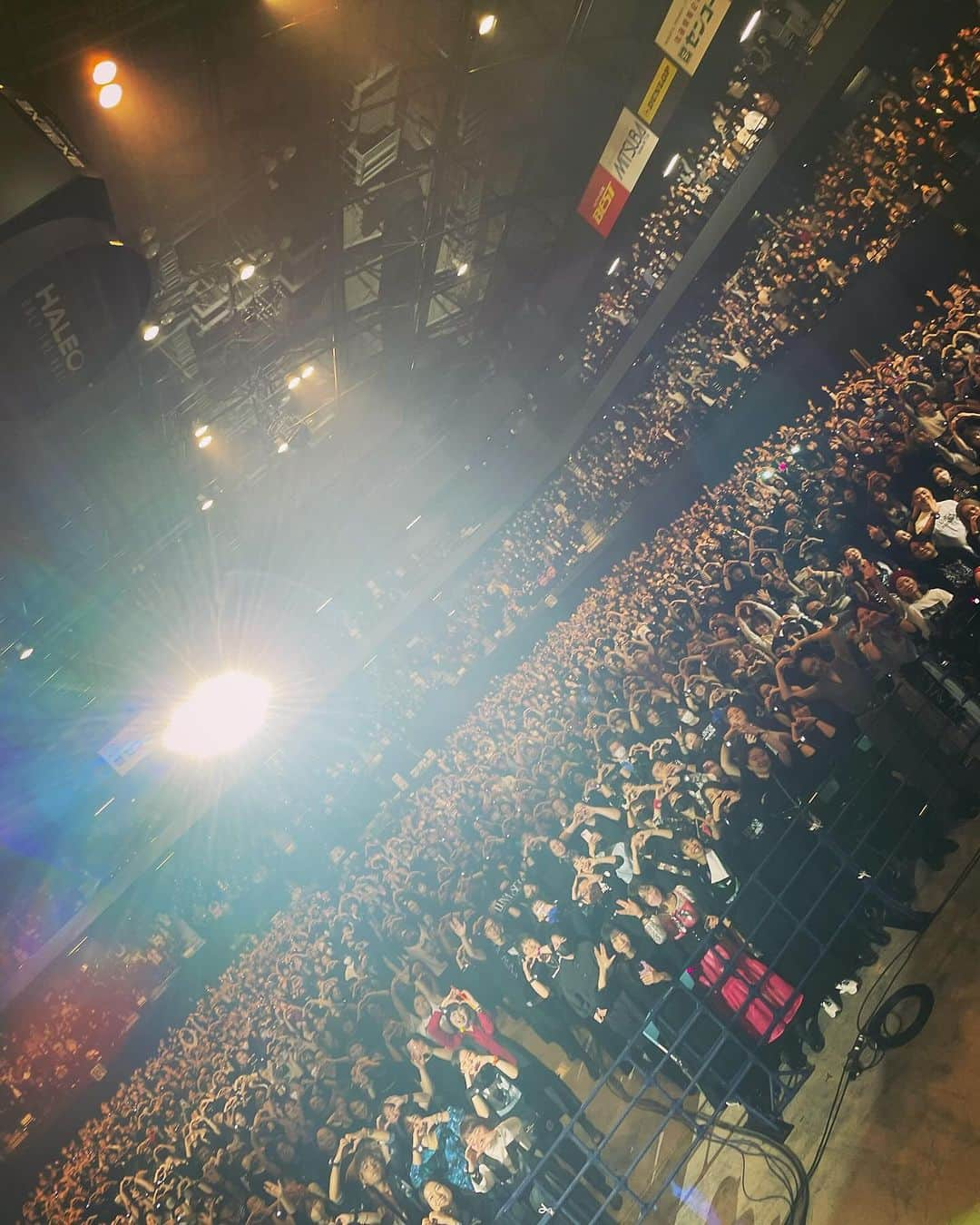 SUGIZOさんのインスタグラム写真 - (SUGIZOInstagram)「From Sendai with Love 1203.  昨夜LUNA SEAゼビオアリーナ仙台公演Day2。 みんな最高でした。心から感謝します。 流石正真正銘第２の故郷仙台！ LSは年末までこのアリーナツアーを全力で駆け抜けます。 この瞬間のLUNA SEAを、奇跡を目撃に来てください。 「今」を絶対に見逃さないで！  #LUNASEA #SUGIZO #DUAL_ARENA_TOUR_2023 #MOTHE_OF_LOVE_MOTHER_OF_HATE #UNENDING_STYLE #MOTHERvsSTYLE #ゼビオアリーナ仙台」12月4日 23時17分 - sugizo_official