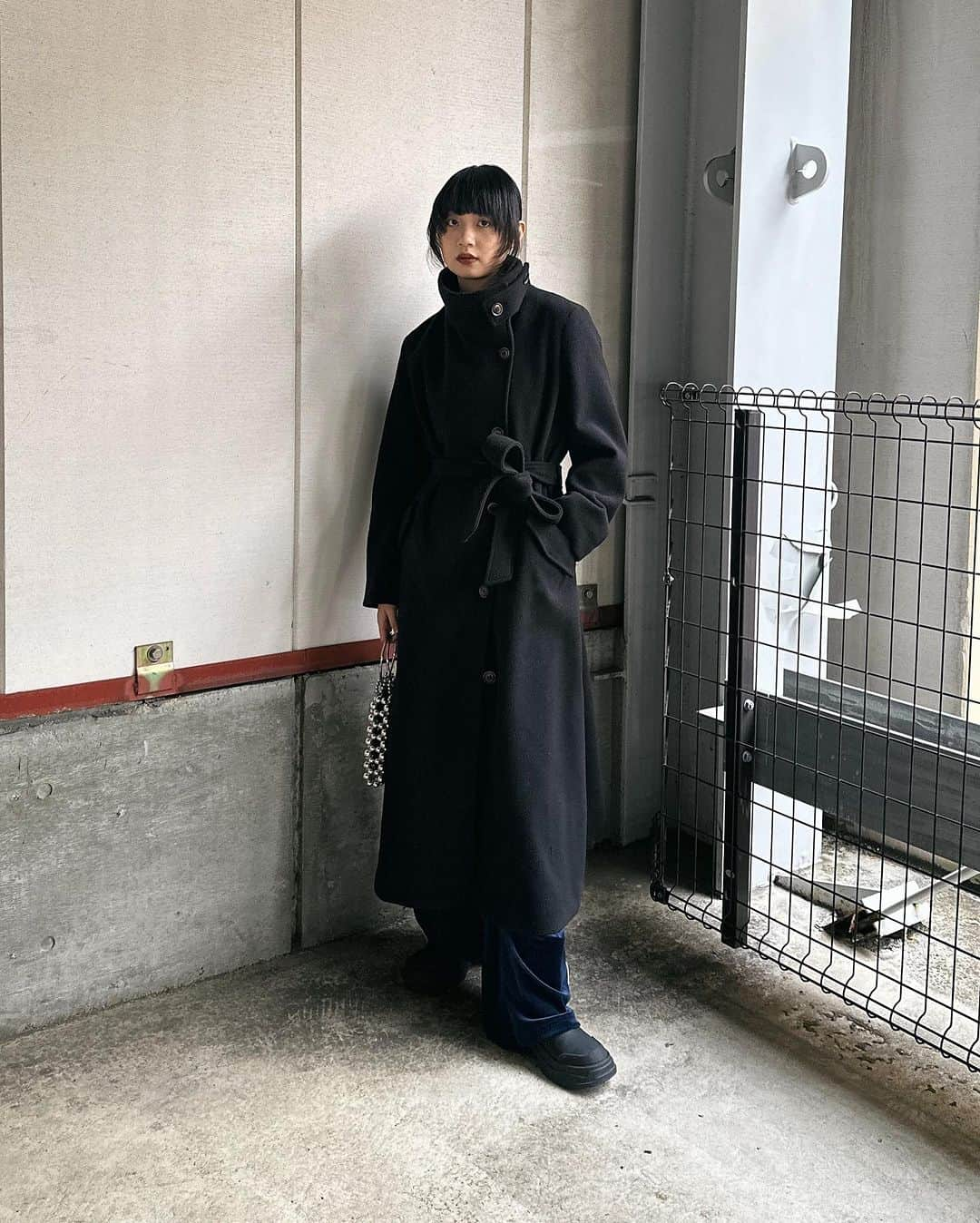 MOUSSY SNAPさんのインスタグラム写真 - (MOUSSY SNAPInstagram)「#MOUSSYSNAP @naomii_morita  170cm  ・STAND COLLAR LONG COAT(010GAA30-7220) ・SIDE LINE VEROUR PANTS(010GAL80-5150) ・SILVER BEADED MINI BAG(010GA751-5810) ・RUBBER SHORT BOOTS(010GAS52-5630) 全国のMOUSSY店舗／SHEL'TTER WEBSTORE／ZOZOTOWNにて発売中。  #MOUSSY」12月4日 23時18分 - moussysnap