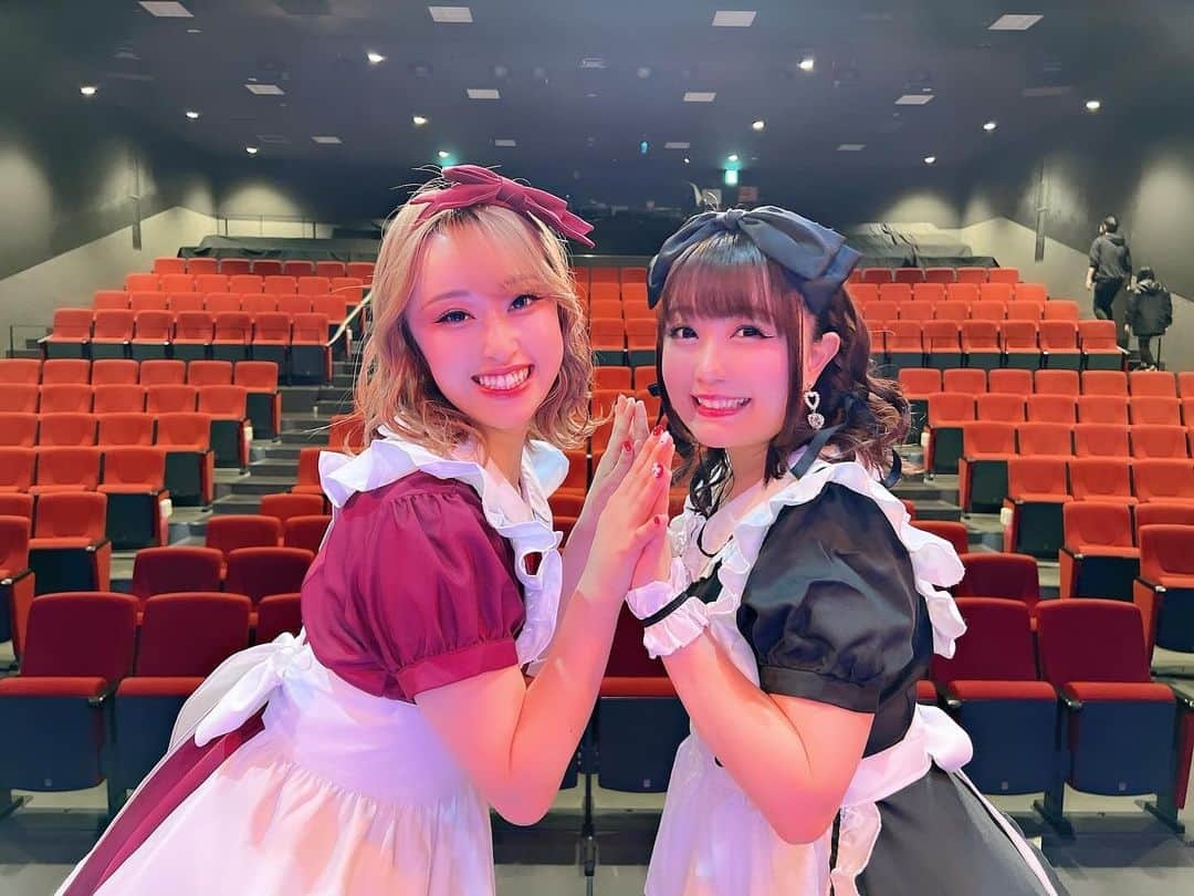 嶋梨夏のインスタグラム：「信頼しまくりのチトセちゃんでした🎀大阪公演でエミチトセのかっこいいシーンを増やして頂けて嬉しかったのです🥺💓 . . . . . #被写体 #お仕事依頼受付中 #GHM #ガールズハイパーミュージカル #タイラーF #タイラーF大阪 #タイラー #無責任艦長タイラー #舞台 #演劇 #大阪 #イエスシアター #むちむち #ぷに子 #アラサー女子 #平成元年生まれ #150cm #ファインダー越しの私の世界 #ポートレート #ポートレート撮影 #女優 #actress #photooftheday #JAPAN #japanesegirl #instagood #followme #ricashima #嶋梨夏」