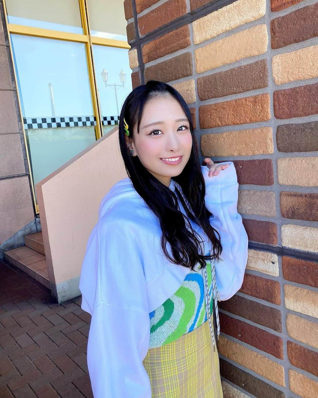 瀧脇笙古のインスタグラム：「✨おでこ✨ ⁡ ⁡ ⁡ ⁡ みんな大好きおデコ出し ⁡ めっちゃ短いパーカー好きです！ ⁡ ⁡ ⁡ #イコラブ」