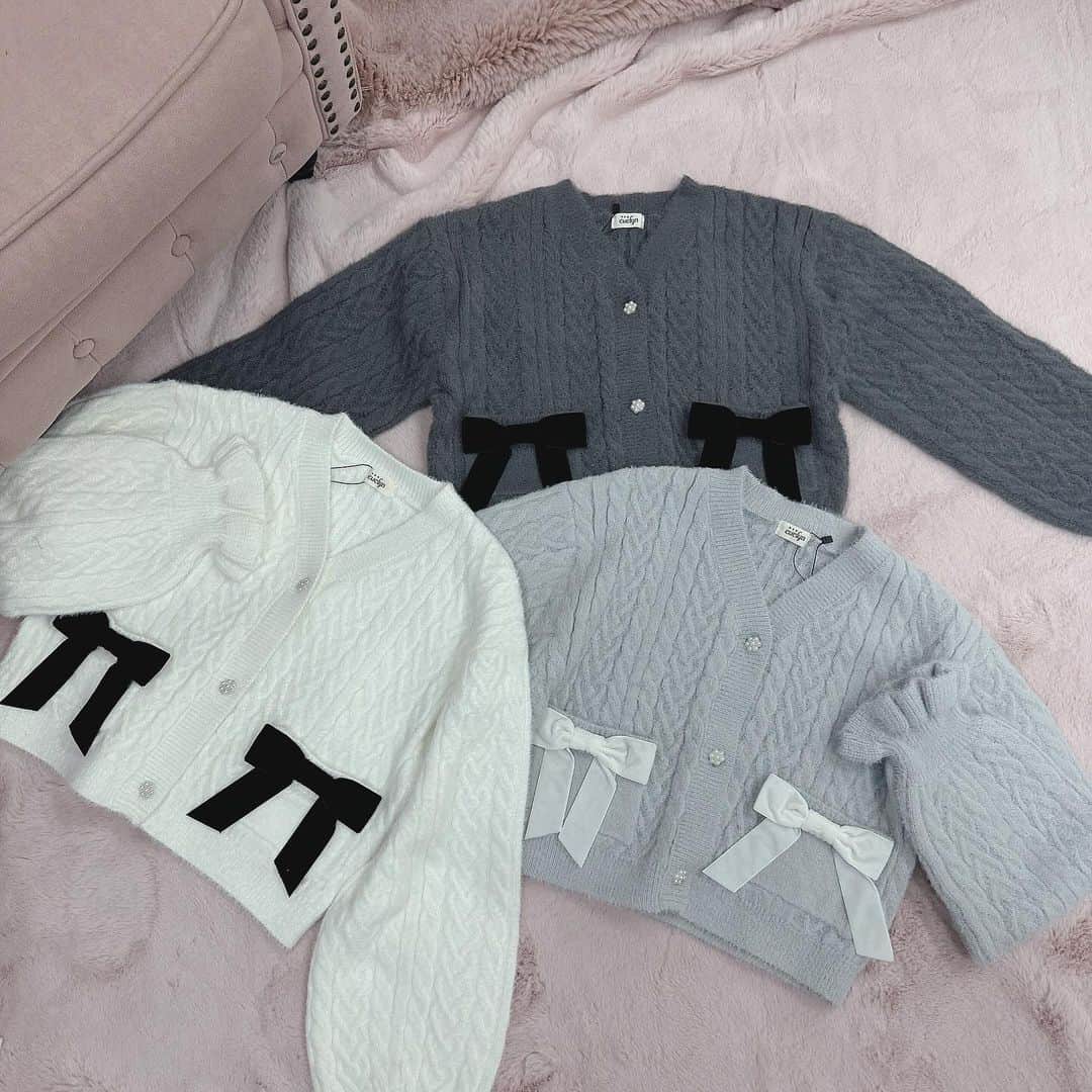evelynさんのインスタグラム写真 - (evelynInstagram)「winter new item🐰♥︎ ㅤㅤㅤㅤㅤㅤㅤㅤㅤㅤㅤㅤㅤ \ 12月上旬入荷予定 / #ベロアリボンシャギーカーデ　 ¥7,900 【OW/PI/IGY/CH】 ㅤㅤㅤㅤㅤㅤㅤㅤㅤㅤㅤㅤㅤ #evelyn #エブリン」12月5日 8時56分 - evelyn.official