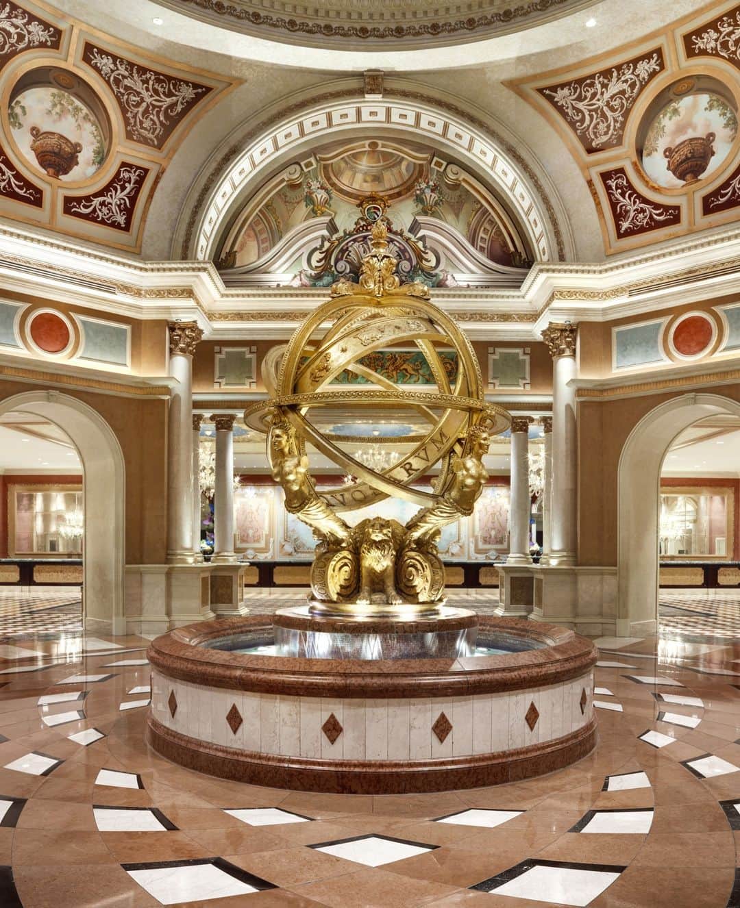The Venetian Las Vegasのインスタグラム：「Discover the perfect spot to stop and take in the beauty around you.」