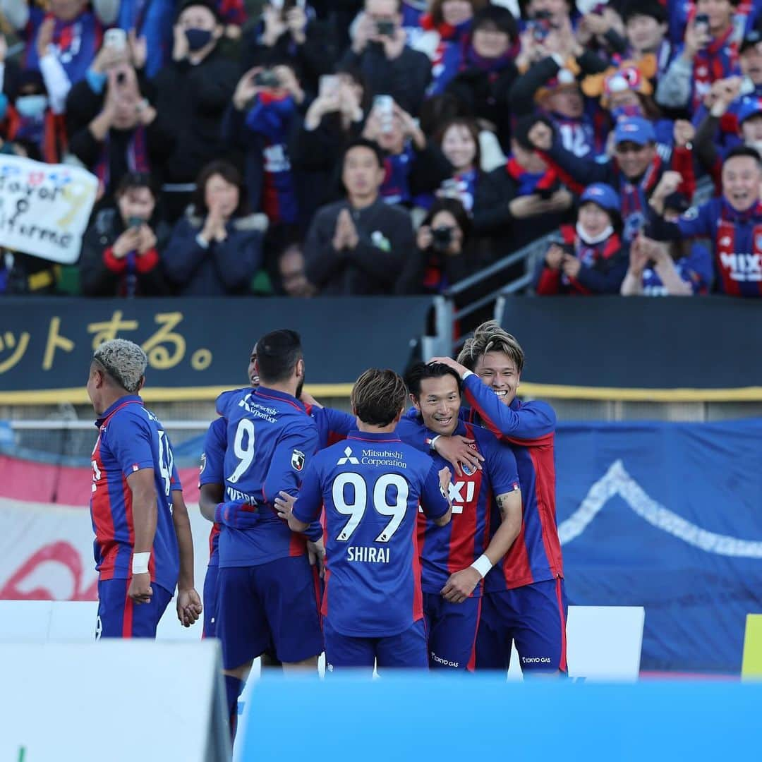 FC東京オフィシャルグッズさんのインスタグラム写真 - (FC東京オフィシャルグッズInstagram)「🔵🔴 vs #湘南ベルマーレ   チームのために1年間走り続けたアニキ。 東京初ゴールは、苦しむチームを救う決勝点。 @k.koizumi37  @fctokyoofficial  #小泉慶  #FC東京 #fctokyo #tokyo」12月5日 9時35分 - fctokyoofficial