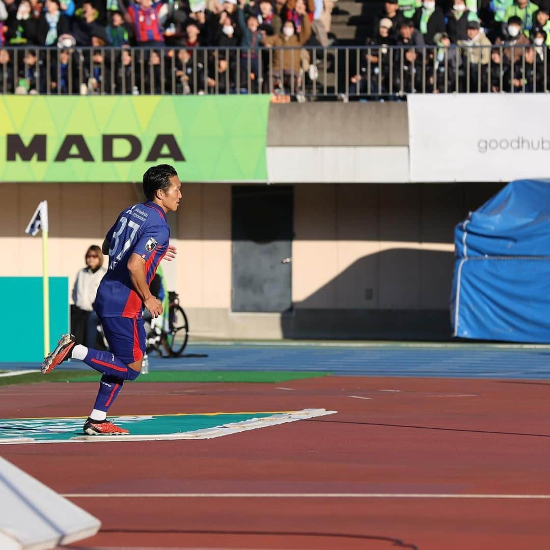 FC東京オフィシャルグッズさんのインスタグラム写真 - (FC東京オフィシャルグッズInstagram)「🔵🔴 vs #湘南ベルマーレ   チームのために1年間走り続けたアニキ。 東京初ゴールは、苦しむチームを救う決勝点。 @k.koizumi37  @fctokyoofficial  #小泉慶  #FC東京 #fctokyo #tokyo」12月5日 9時35分 - fctokyoofficial