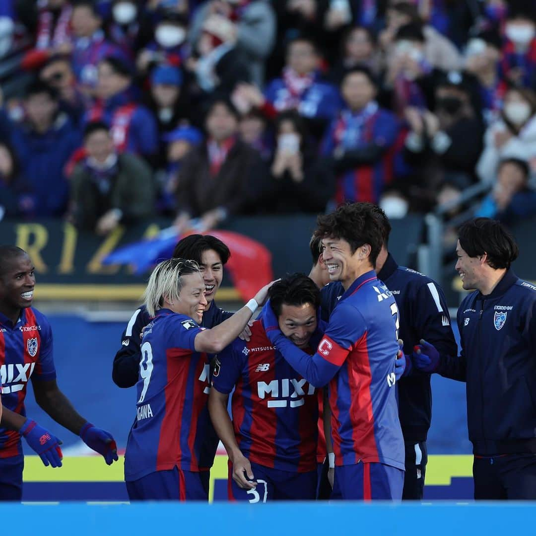 FC東京オフィシャルグッズさんのインスタグラム写真 - (FC東京オフィシャルグッズInstagram)「🔵🔴 vs #湘南ベルマーレ   チームのために1年間走り続けたアニキ。 東京初ゴールは、苦しむチームを救う決勝点。 @k.koizumi37  @fctokyoofficial  #小泉慶  #FC東京 #fctokyo #tokyo」12月5日 9時35分 - fctokyoofficial