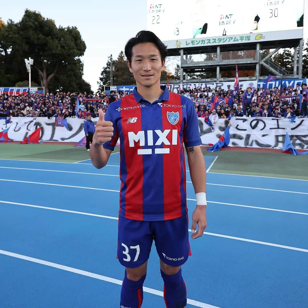 FC東京オフィシャルグッズさんのインスタグラム写真 - (FC東京オフィシャルグッズInstagram)「🔵🔴 vs #湘南ベルマーレ   チームのために1年間走り続けたアニキ。 東京初ゴールは、苦しむチームを救う決勝点。 @k.koizumi37  @fctokyoofficial  #小泉慶  #FC東京 #fctokyo #tokyo」12月5日 9時35分 - fctokyoofficial