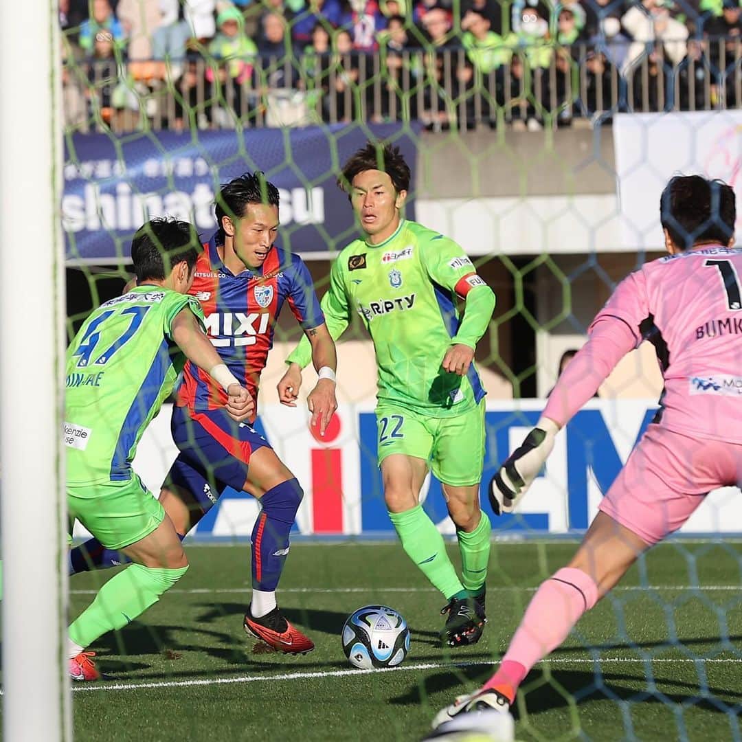 FC東京オフィシャルグッズさんのインスタグラム写真 - (FC東京オフィシャルグッズInstagram)「🔵🔴 vs #湘南ベルマーレ   チームのために1年間走り続けたアニキ。 東京初ゴールは、苦しむチームを救う決勝点。 @k.koizumi37  @fctokyoofficial  #小泉慶  #FC東京 #fctokyo #tokyo」12月5日 9時35分 - fctokyoofficial