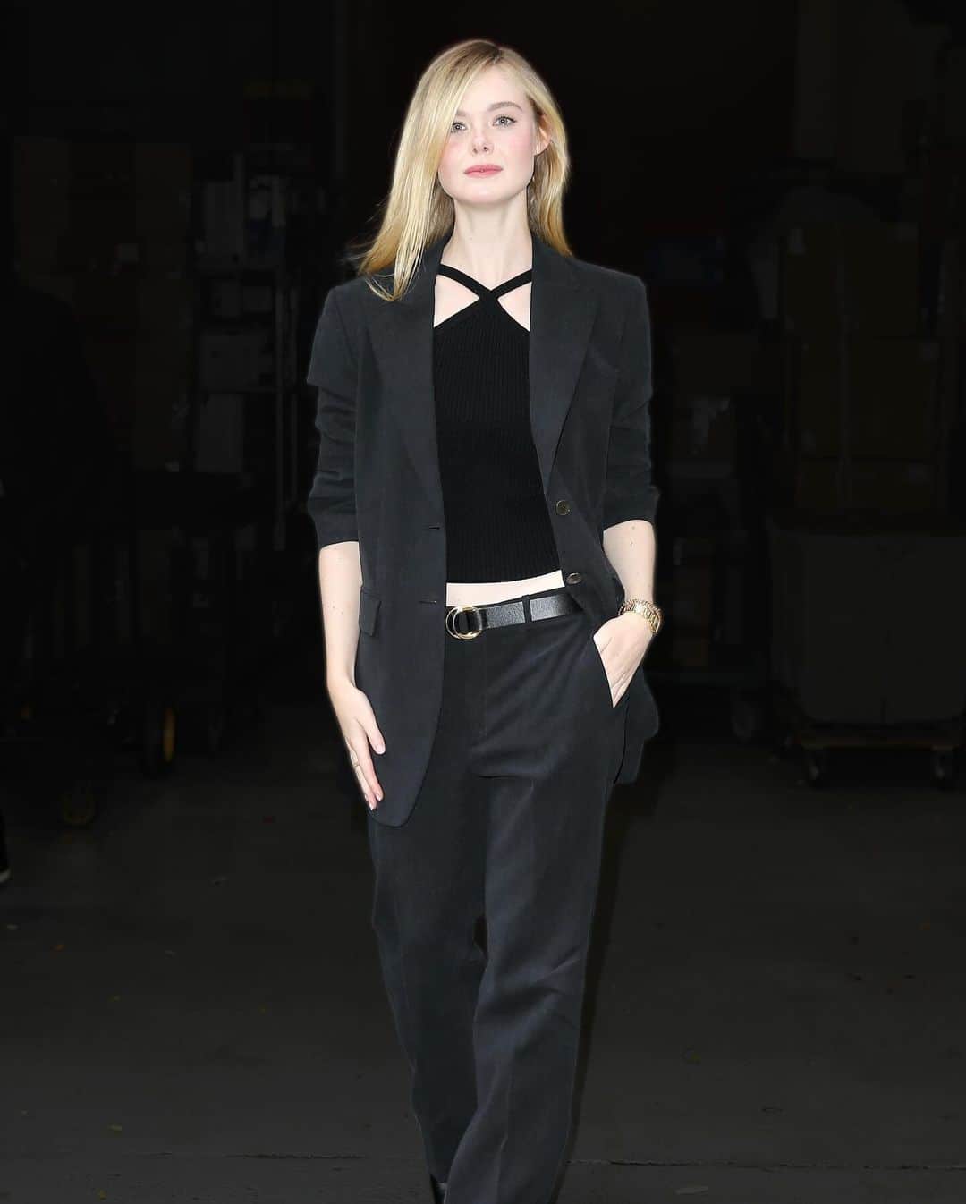 マイケルコースのインスタグラム：「#ElleFanning in a full look from the Spring/Summer 2024 #MichaelKorsCollection for an appearance on @LiveKellyandMark.」