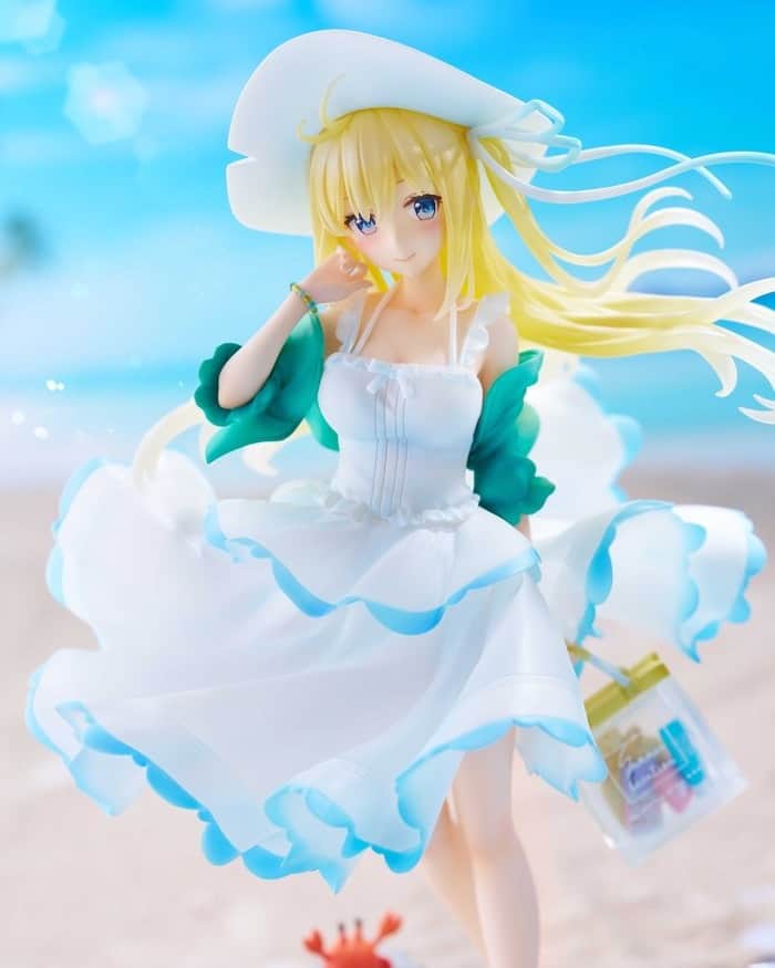 Tokyo Otaku Modeのインスタグラム：「It may be cold outside in the northern hemisphere, but Reina is ready for a wonderful summer day at the beach. ☀️  🛒 Check the link in our bio for this and more!   Product Name: Reina 1/7 Scale Figure Illsutrator: Fuumi Manufacturer: GOLDENHEAD PLUS Sculptor: Uniko Enomoto Specifications: Painted, non-articulated, 1/7 scale PVC & ABS figure with stand, alternative upper body part Height (approx.): 250 mm | 9.8" (including stand) Bonus: M-Card with original situation voice  #reina #tokyootakumode #animefigure #figurecollection #anime #manga #toycollector #animemerch」