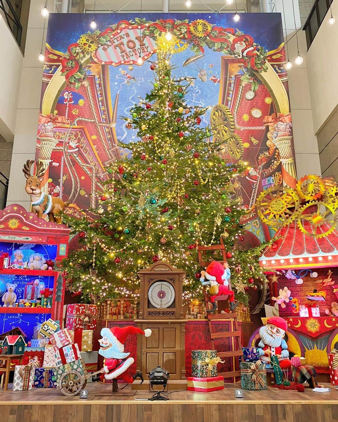 久代梨奈さんのインスタグラム写真 - (久代梨奈Instagram)「😸8月ぶりのちいかわらんど😸 阪急三番街のくじで4等当たった🤣らっきー🌵 　　 箱に入ってるもの買ったから袋が一瞬にして傷だらけなってもた。ちいかわ40円の袋。悲しい。 #ちいかわらんど #阪急三番街 #クリスマス」12月5日 10時07分 - rina.kushiro_official