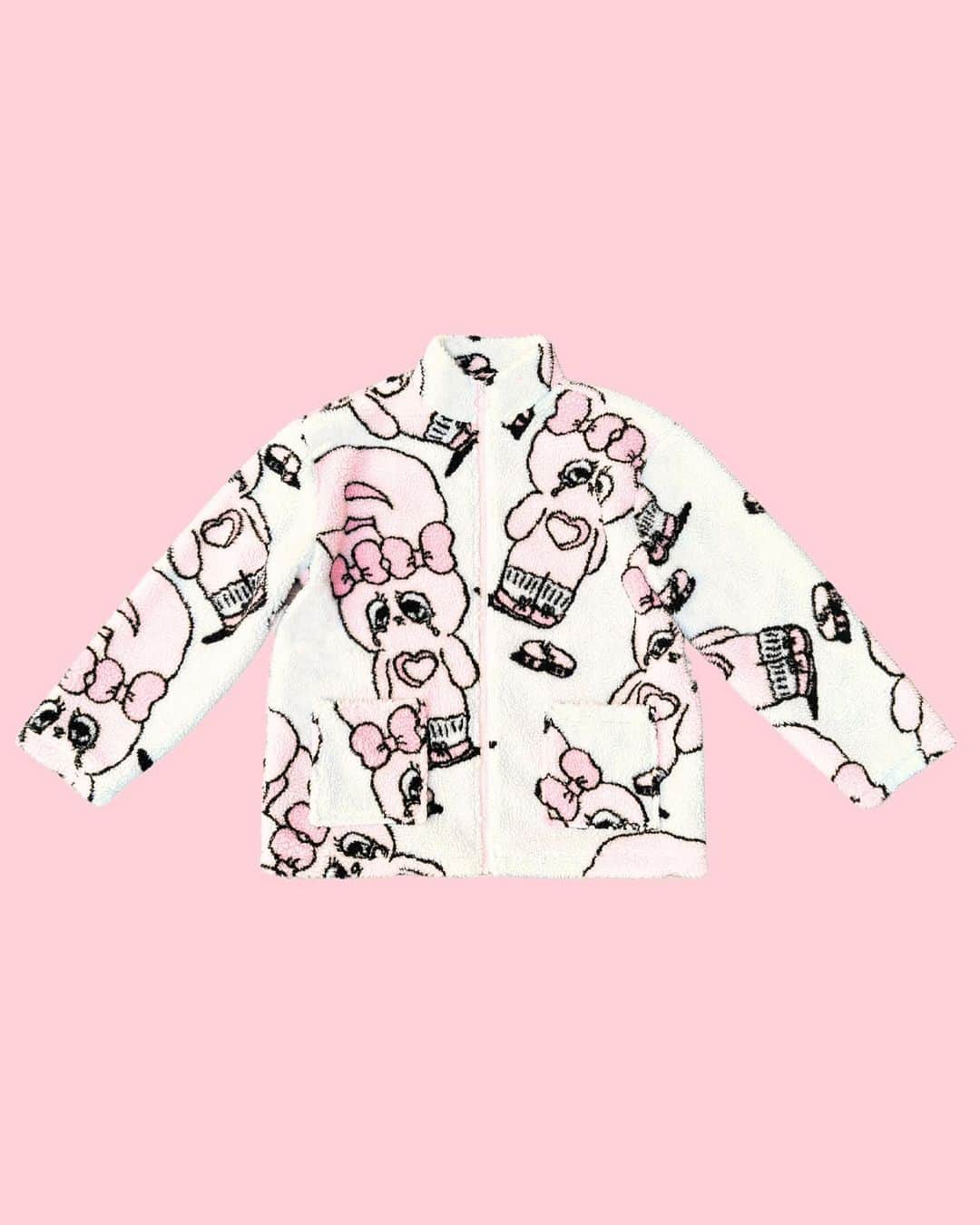 レイジー・オーフさんのインスタグラム写真 - (レイジー・オーフInstagram)「JUST IN: LAZY OAF X ESTHER BUNNY FLEECE 👀🎀🐰 We told you it’d be here soon!   The final piece to our limited collection with long-time Oaf pal, Esther Kim (@estherbunny.original). The piece perfect for lookin’ adorable, even when it’s baltic outside ❄️  Shop now on our app and lazyoaf.com 🛒」12月5日 1時21分 - lazyoaf