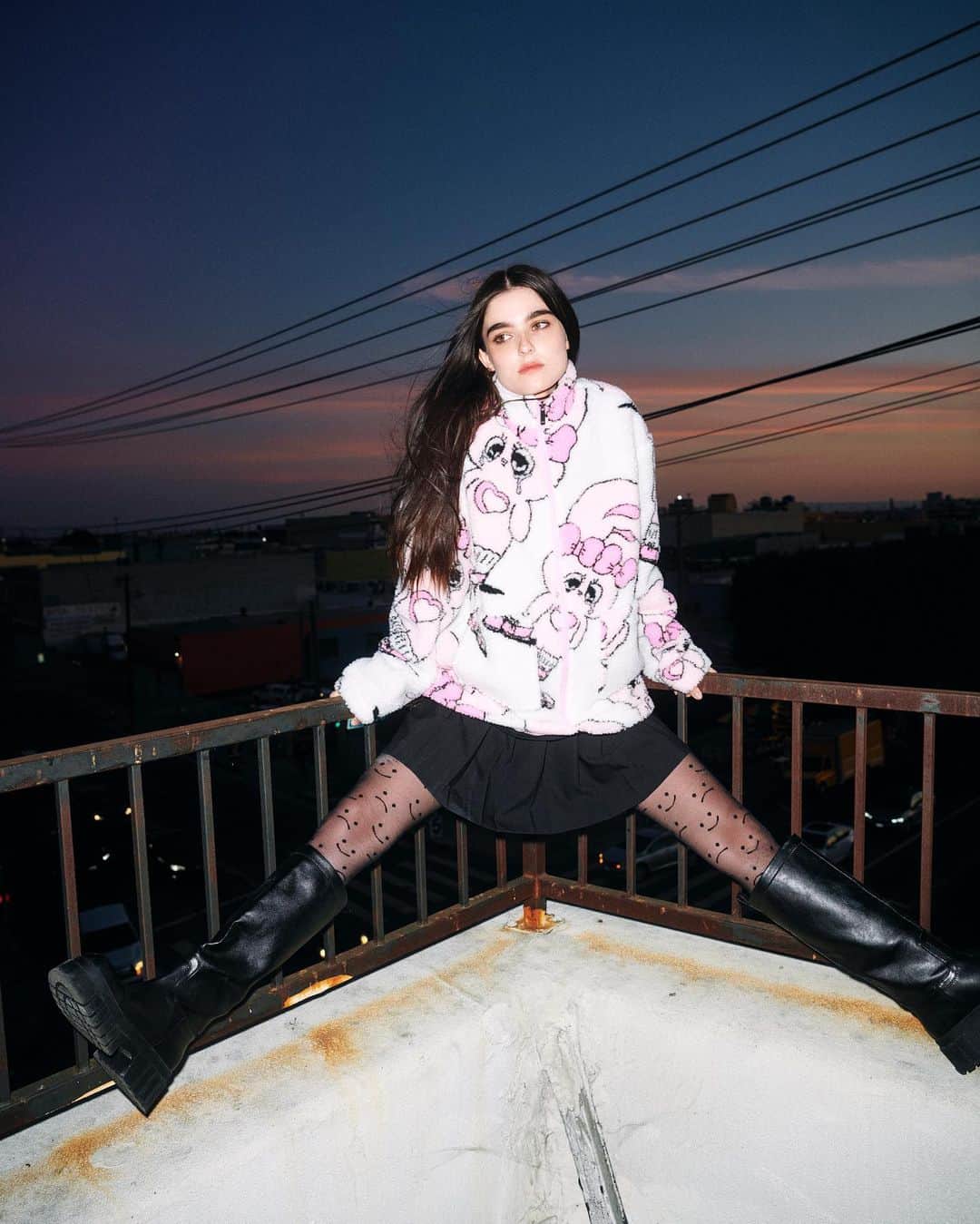 レイジー・オーフのインスタグラム：「JUST IN: LAZY OAF X ESTHER BUNNY FLEECE 👀🎀🐰 We told you it’d be here soon!   The final piece to our limited collection with long-time Oaf pal, Esther Kim (@estherbunny.original). The piece perfect for lookin’ adorable, even when it’s baltic outside ❄️  Shop now on our app and lazyoaf.com 🛒」