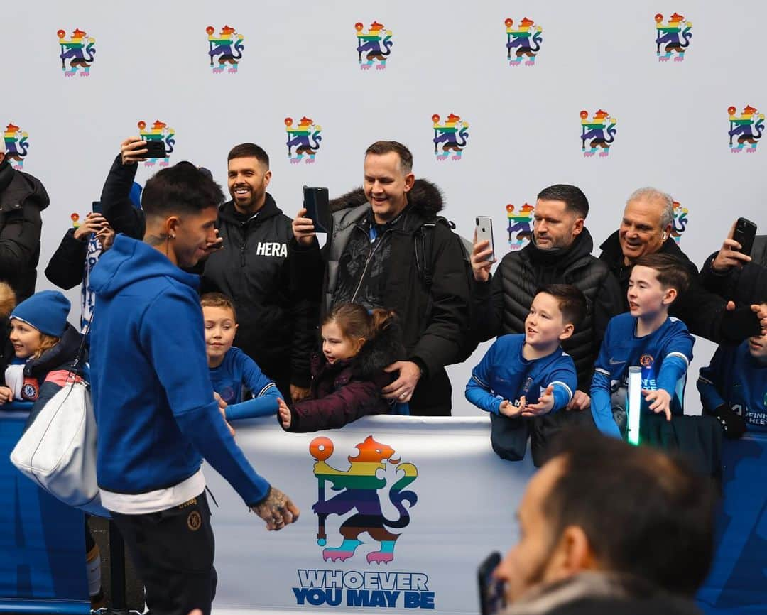 チェルシーFCさんのインスタグラム写真 - (チェルシーFCInstagram)「Chelsea Football Club is proud of the inclusive environment we’ve created which welcomes everyone to the game. 💙  The Blues hosted @ChelseaPride_ at both of our Rainbow Laces games to celebrate their seventh anniversary. 🌈」12月5日 1時25分 - chelseafc