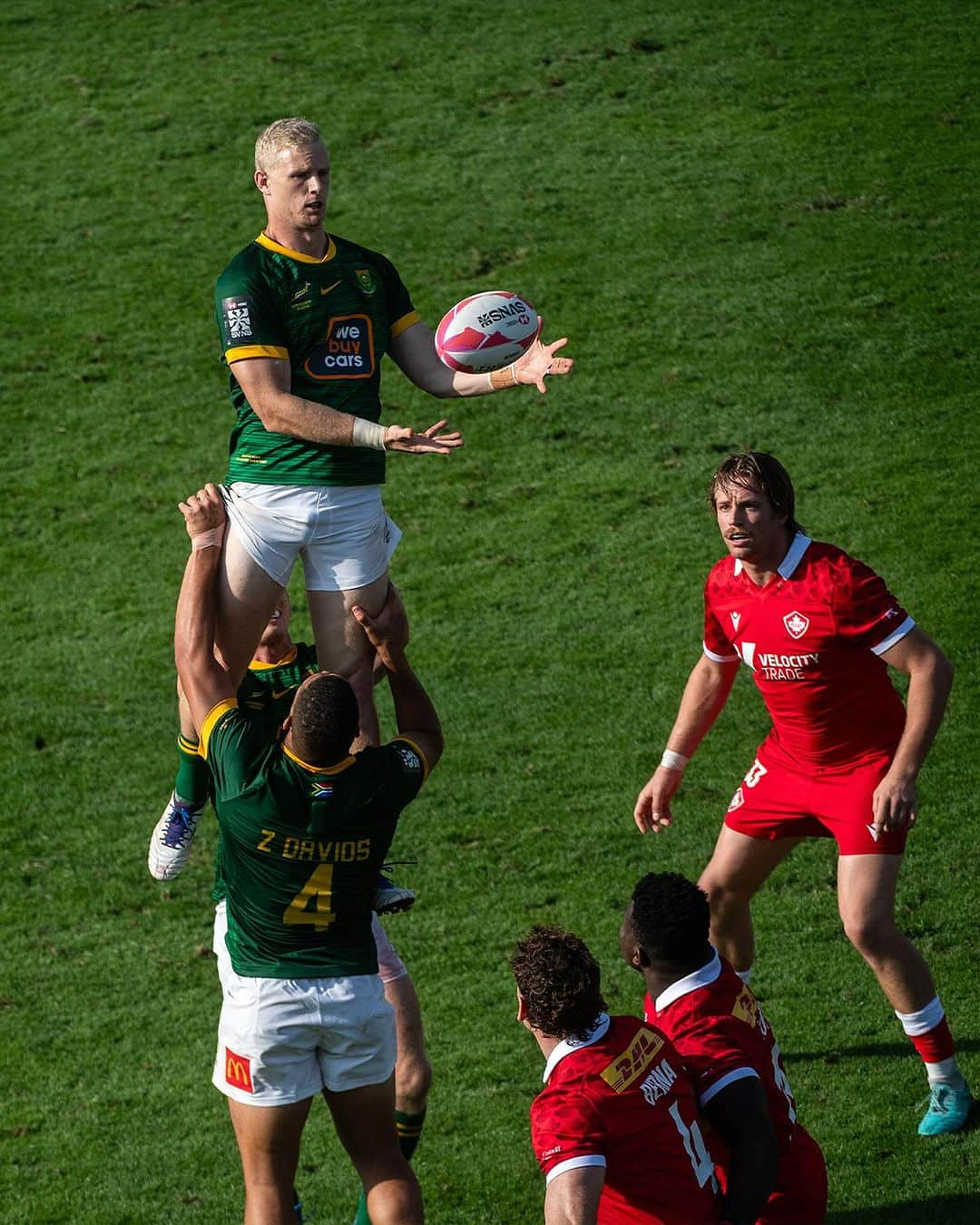 ワールドラグビーさんのインスタグラム写真 - (ワールドラグビーInstagram)「The symmetry 👊  #RWCFinal | #HSBCSVNS」12月5日 1時30分 - worldrugby