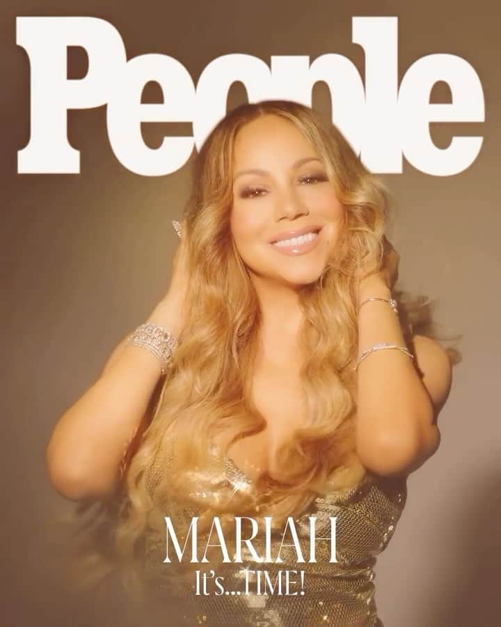 マライア・キャリーのインスタグラム：「It’s (past) time! Mariah Carey is back in her festive era. 🎄 The singer chats with PEOPLE about her national tour, working with her kids, getting her own Barbie and being called ‘The Queen of Unbothered.’ Read the digital cover story at the link in our bio.   📷: @ninomunoz 🎥: @ericlongden Hair: @diorsovoa Makeup: @kristoferbuckle Stylist: @w.rosadojewelry Prop Stylist: @keithboos」