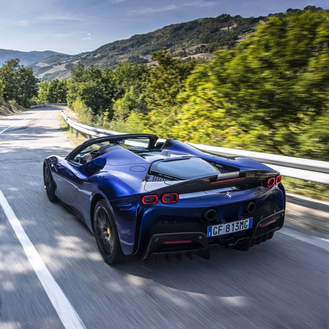 フェラーリのインスタグラム：「Who's up for a trip with the #FerrariSF90Spider #AssettoFiorano?  #DrivingFerrari #Ferrari」