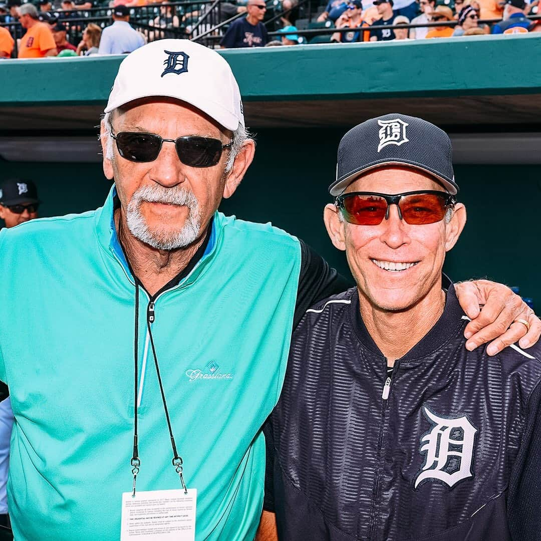 デトロイト・タイガースのインスタグラム：「From one Hall of Famer to another. 🤝 Alan Trammell congratulates his longtime friend.」