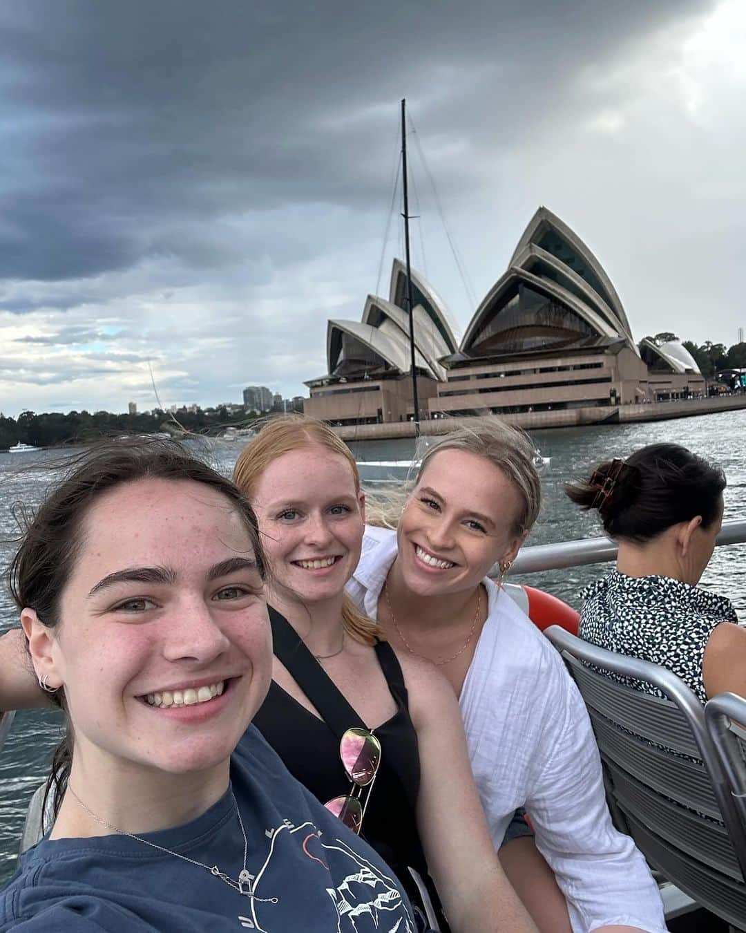 エリー・ブラックさんのインスタグラム写真 - (エリー・ブラックInstagram)「Some from the big city 📍 Sydney 🇦🇺」12月5日 3時10分 - ellieblack_