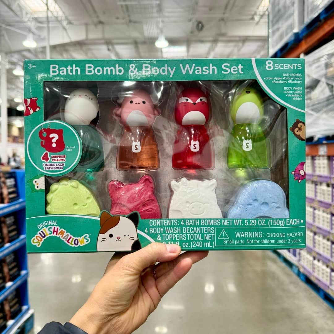 Costcoさんのインスタグラム写真 - (CostcoInstagram)「Add a dash of fun and magic to bath time! 🎇⁣ ⁣ Available in warehouses: Disney/Squishmallow Bath Bomb & Body Wash 8-Piece Bath Set」12月5日 3時30分 - costco