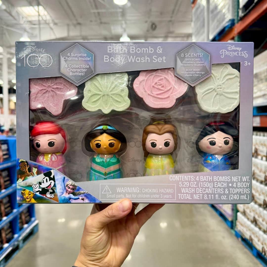 Costcoのインスタグラム：「Add a dash of fun and magic to bath time! 🎇⁣ ⁣ Available in warehouses: Disney/Squishmallow Bath Bomb & Body Wash 8-Piece Bath Set」