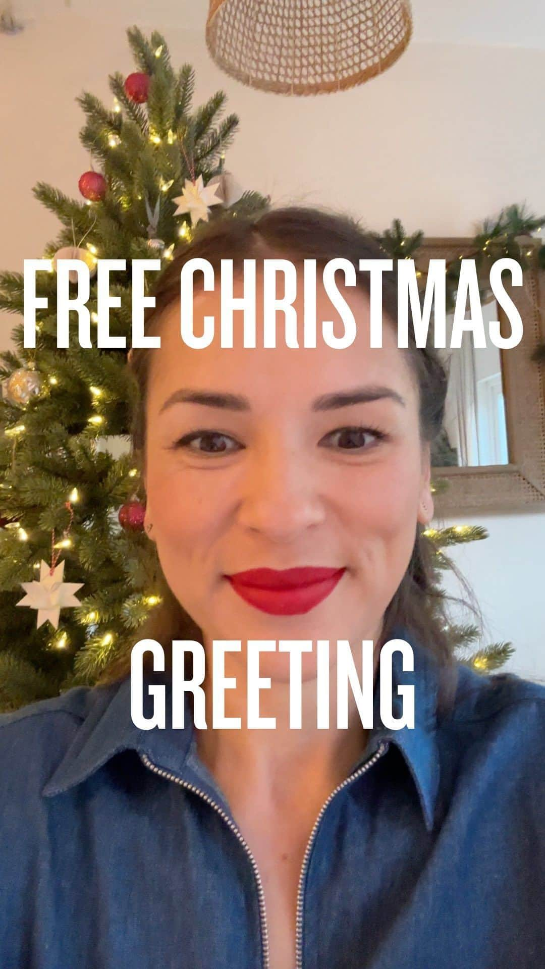 レイチェル・クーのインスタグラム：「🎄For a very limited time, get a FREE personalised Christmas greeting from me when you subscribe annually to my newsletter - either when you purchase for yourself or gift to a loved one (link in my bio)  ✨The offer lasts until the 15th of Dec and is for the first 25 people who sign up!  Alongside this special gift message, an annual subscription means getting:  🎁 Access to exclusive giveaways (with fabulous prizes often worth £1000+)  🍅 Access to 400+ tried and tested recipes from my archive   🍓 Immediate access to a brand new recipe every week  🎥 With an extended video full of tips and tricks to elevate your cooking  🫶🏻 Loads of extra content from me - in depth recommendations, latest thoughts, and recipe round ups (to name a few)  Looking forward to sharing these gift messages with you and welcoming more of you to our wonderful subscriber community 🥰」