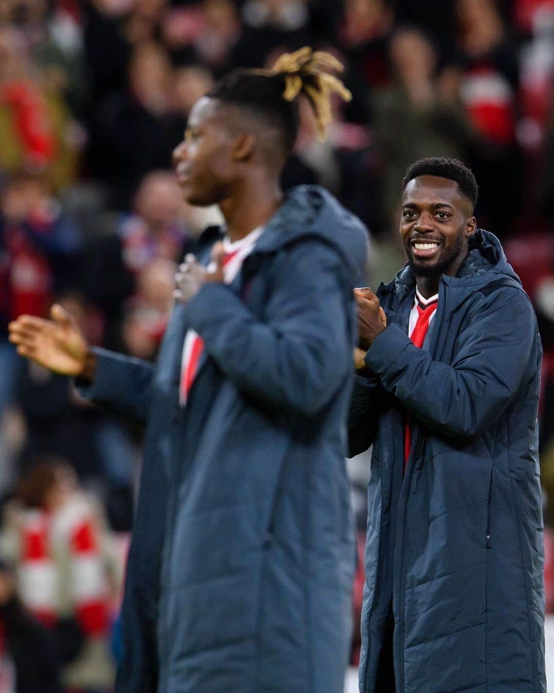 アスレティック・ビルバオのインスタグラム：「🥹 El hermano mayor, orgulloso. Anaia nagusia, harro.  #AthleticRayo #AthleticClub 🦁」