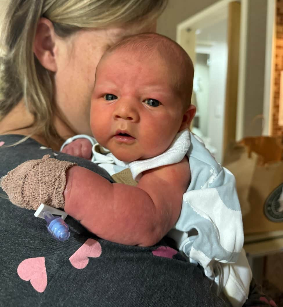 コナー・マクレガーのインスタグラム：「Say hello to Mack McGregor everyone ❤️🙏☘️」