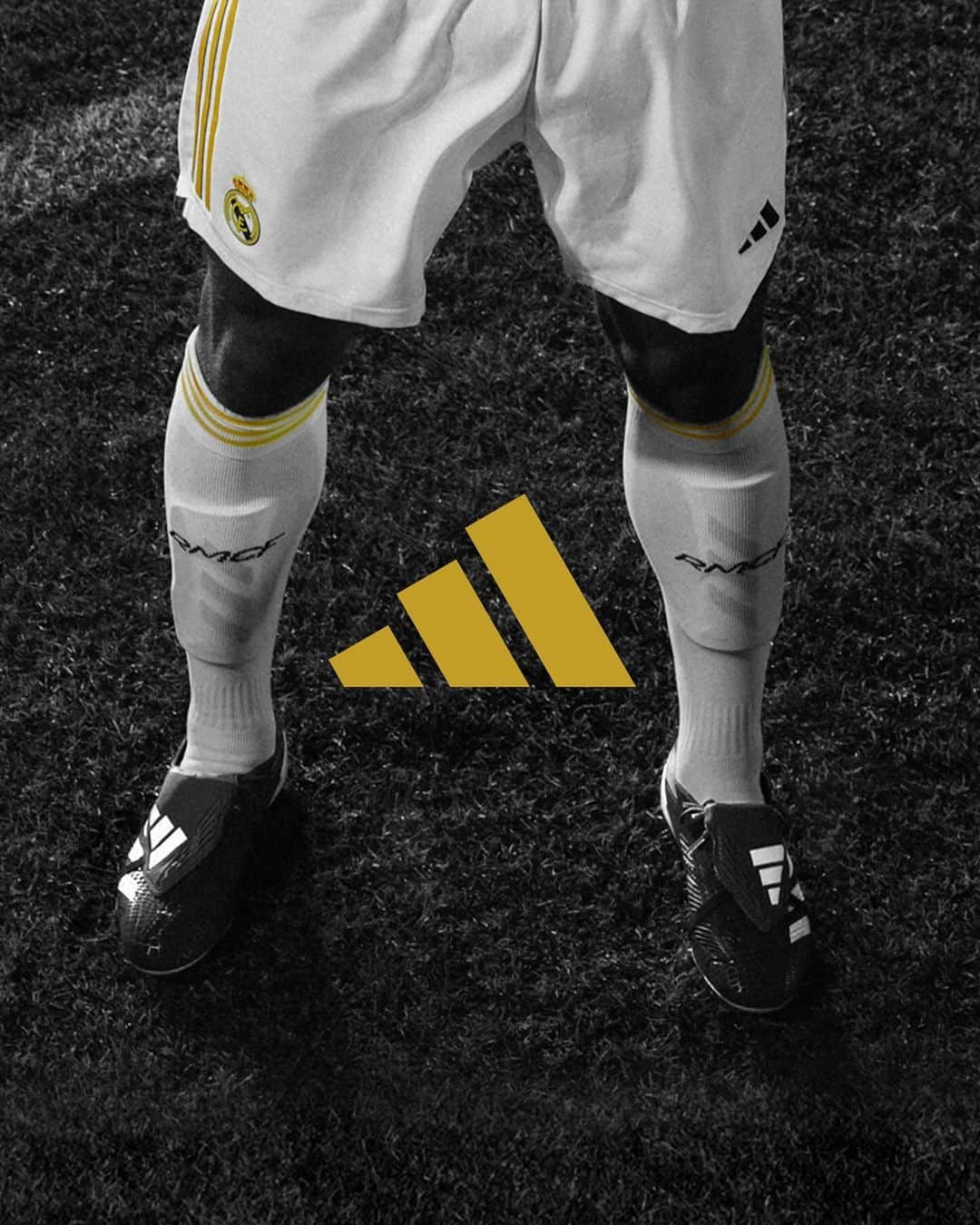 adidas Footballさんのインスタグラム写真 - (adidas FootballInstagram)「𝐆𝐎𝐋𝐃𝐄𝐍.  just getting started 🫲 😤 🫱」12月5日 4時50分 - adidasfootball