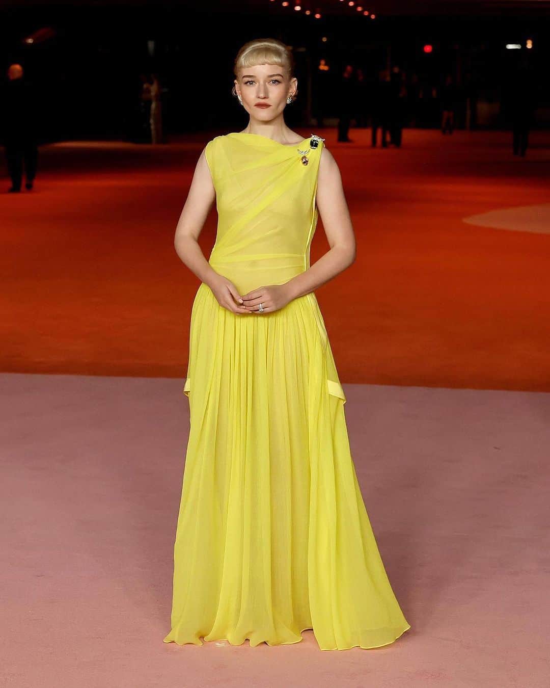 3.1フィリップリムのインスタグラム：「Julia Garner wears SS24 Look 39 at the 2023 Academy Museum Gala  @juliagarnerofficial styled by @elizabethsaltzman」