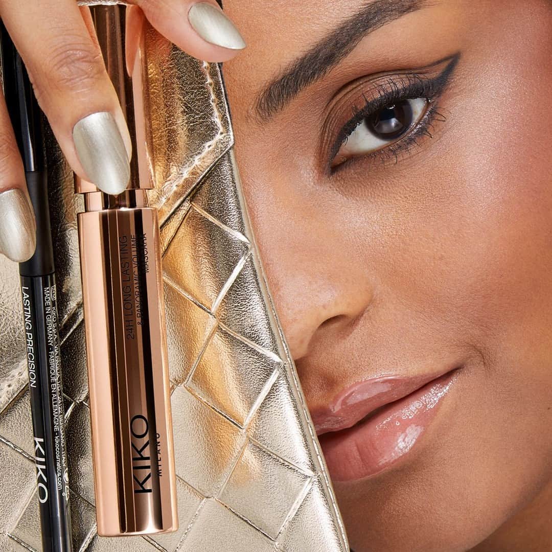 KIKO MILANOのインスタグラム：「Embrace the essentials! Treat your loved ones to the #KIKOHolidayPremiere Black Duo Eyes Gift Set, featuring a classic black liner and a captivating mascara – the must-haves for any sophisticated makeup ensemble! 🎁✨⁣ ⁣ Black Duo Eyes Gift Set - Lasting Precision Automatic Eyeliner & Kohl 16 - 24h Lasting & Panoramic Mascara - Charming Duo Blush 02 - Pearly Duo Face Highligter 02 - Glossy Lip Oil 01 -  Metallic Nail Lacquer 02⁣」