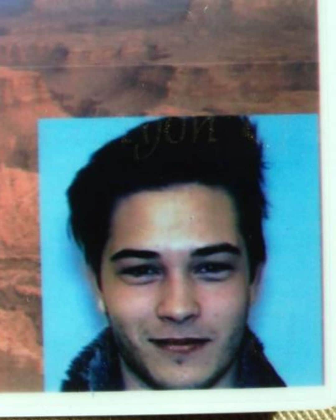 フランシスコ･ラチョースキーのインスタグラム：「Driver license mugshot! Which one?」