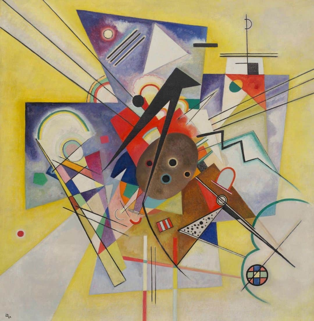 グッゲンハイム美術館のインスタグラム：「It's looking a little gloomy here in New York City, so we thought we'd bring a little color to your timeline. 🖌️  Vasily Kandinsky was deeply influenced by music in his artistic journey. His connection to music played a pivotal role in shaping his creative philosophy. He believed that colors and shapes could evoke emotions similar to the way music does.  He conveyed this through dynamic brushstrokes, vibrant colors, and rhythmic compositions. Can you see the musical influence in Kandinsky's work "Yellow Accompaniment"?  ... 🎨: Vasily Kandinsky, "Yellow Accompaniment," 1924. © 2023 Artists Rights Society (ARS), New York/ADAGP, Paris. #VasilyKandinsky」