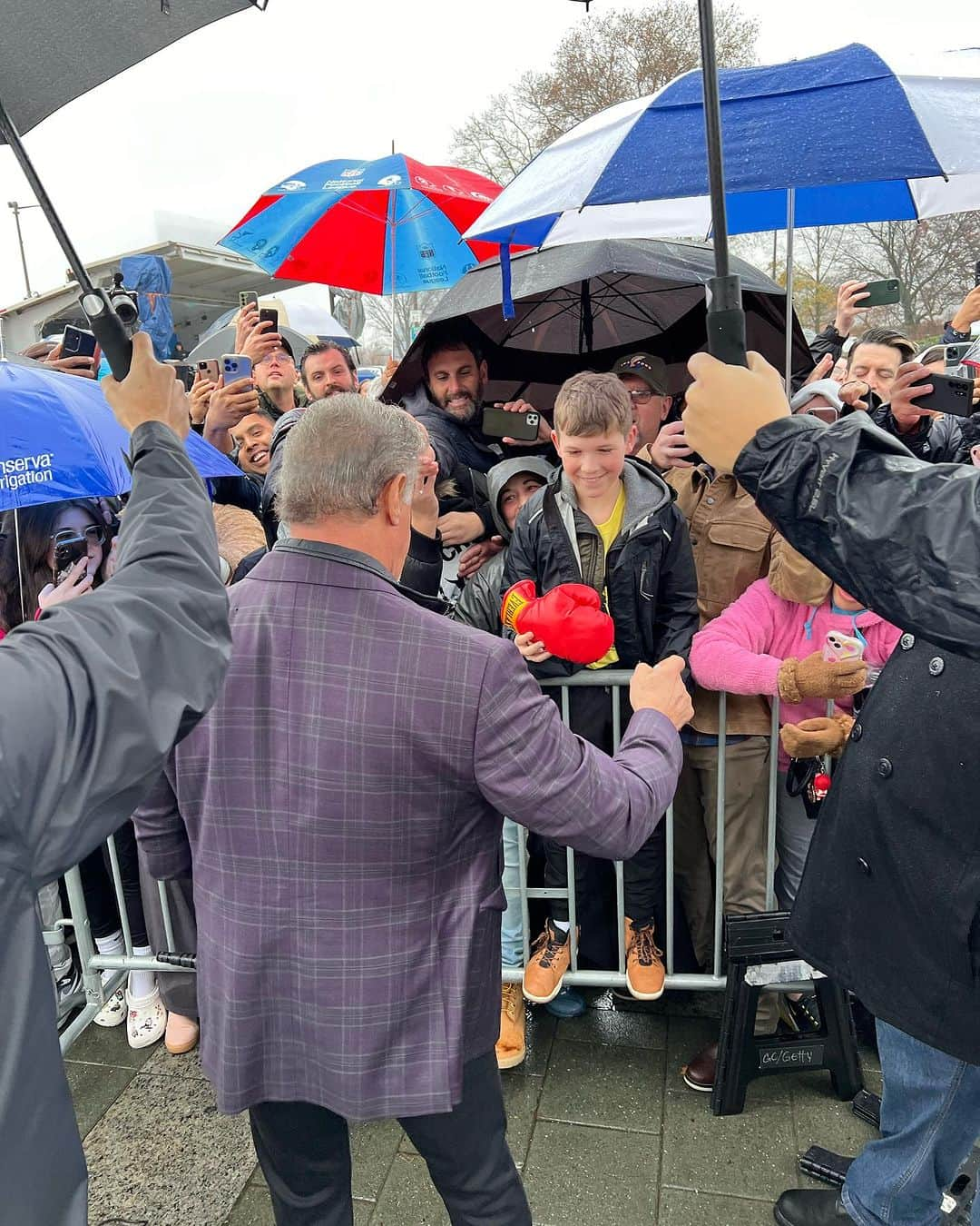 シルヴェスター・スタローンさんのインスタグラム写真 - (シルヴェスター・スタローンInstagram)「ROCKY DAY IN PHILLY !! I want to thank all the wonderful people that made this event possible. You are incredible!」12月5日 6時48分 - officialslystallone