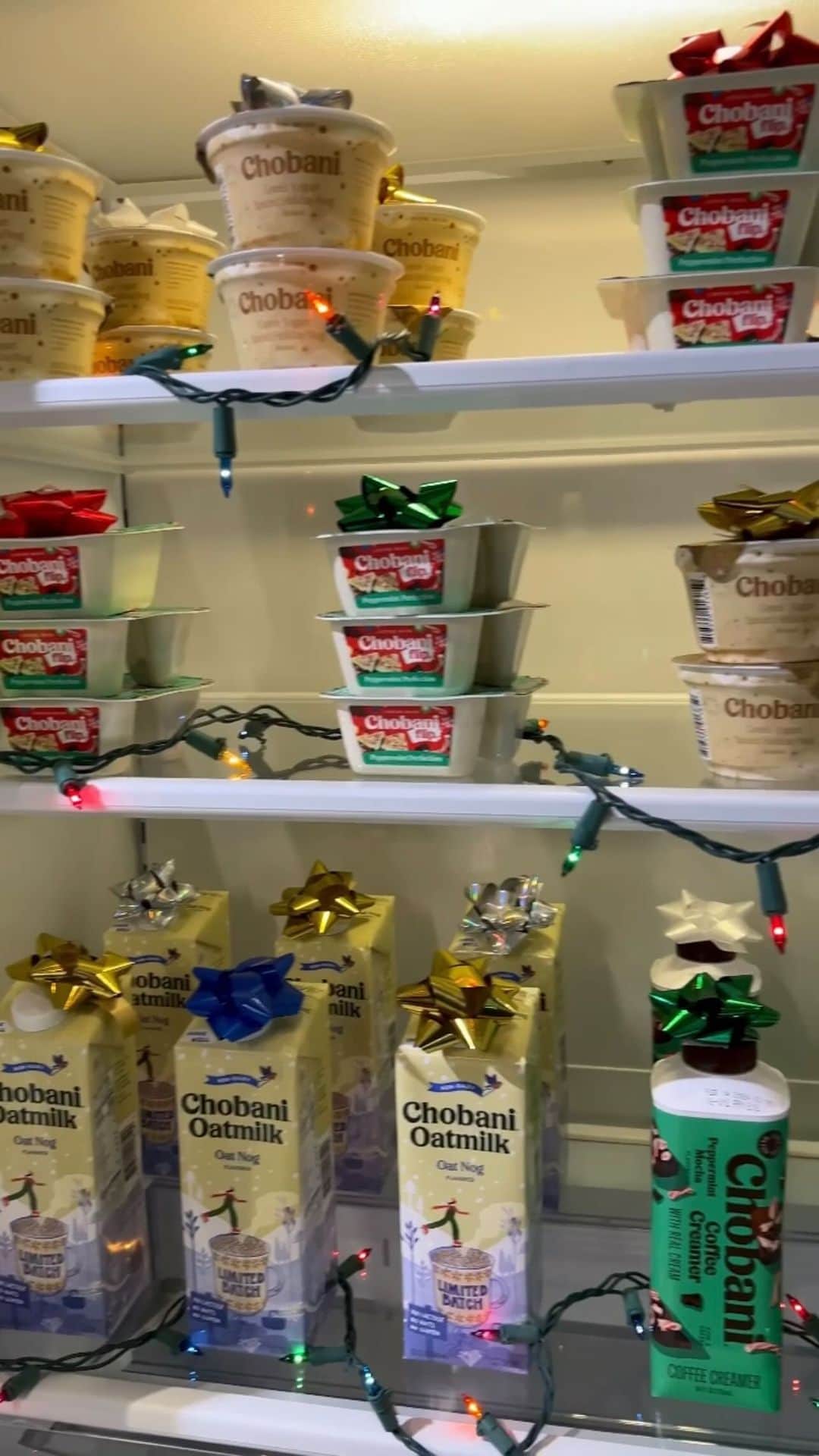 Chobaniのインスタグラム：「Gift idea for your fridge 🎁  #chobanigreekyogurt #gifting #chobaniflip」