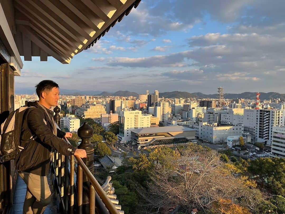 杉谷拳士さんのインスタグラム写真 - (杉谷拳士Instagram)「. 【高知県】 高知県で2日間3か所でトークショーをさせて頂きました‼️  トークショー中は子供達がメモを取ってくれたり、勇気を出して質問してくれる姿が僕も嬉しかったです‼️ 自ら積極的に学ぶ姿勢がとても立派だと感じました☺️  高知の皆さんがとても暖かく、優しさで溢れていて、また来たい 💪と思える時間を過ごす事が出来ました。 初高知大大大興奮でした🤩‼️  #高知県 #スポーツ #教育 #高知県はひとつの大家族やき」12月5日 8時08分 - kenshi.02