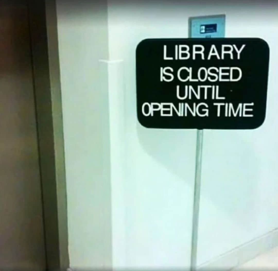 ラファエル・スバージのインスタグラム：「…I thought you’d want to know..   #library #closingtime」