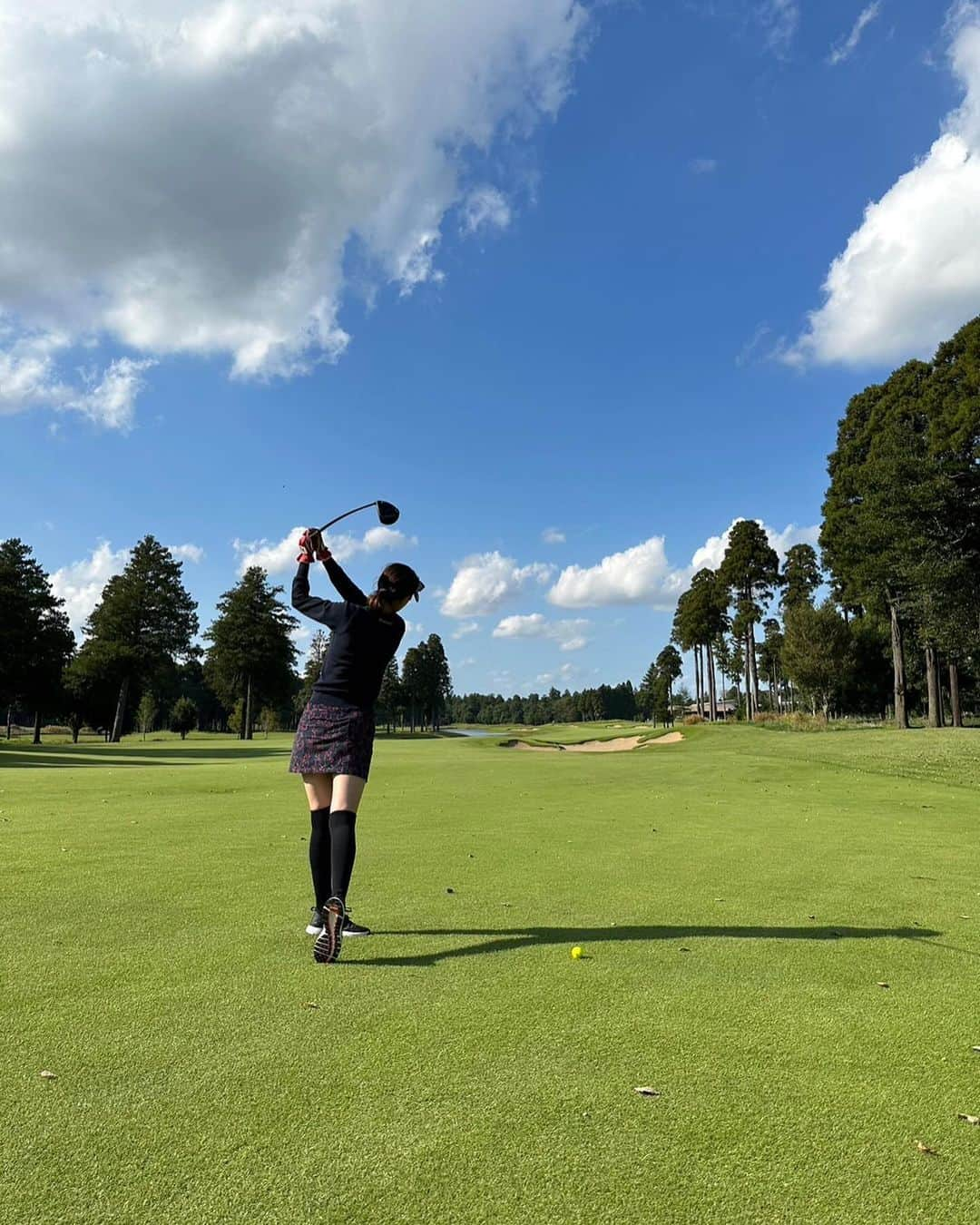 枝並千花さんのインスタグラム写真 - (枝並千花Instagram)「東京クラシッククラブ⛳️  🍺をお供に回ります😎  #golf #ゴルフ #ゴルフ女子 #枝並千花 #chikaedanami」12月5日 8時31分 - chikaedanami