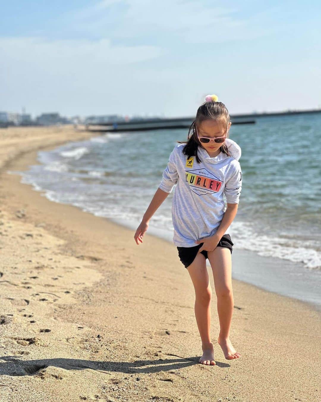 浦田聖子のインスタグラム：「． ビーチが恋しい季節になってきました🐚🫧 今年は春から毎月どこかのビーチにいたからなぁ⛱️🏐✨  #beachlife #12月 #だなんて早い」
