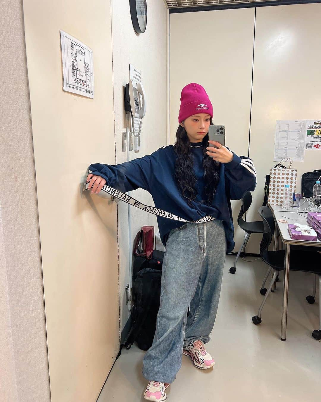 重盛さと美さんのインスタグラム写真 - (重盛さと美Instagram)「💞💞💞💙💙💙💞💞💞 💙💙💙💞💞💞💙💙🩷  全身 @balenciaga 🥴💙💞💞」12月5日 19時40分 - satomi_shigemori