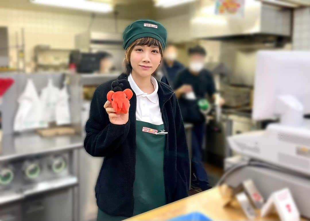 松本穂香のインスタグラム：「. 映画「笑いのカイブツ」 公開まであと1ヶ月となりました🍔  #笑いのカイブツ  #松本穂香」