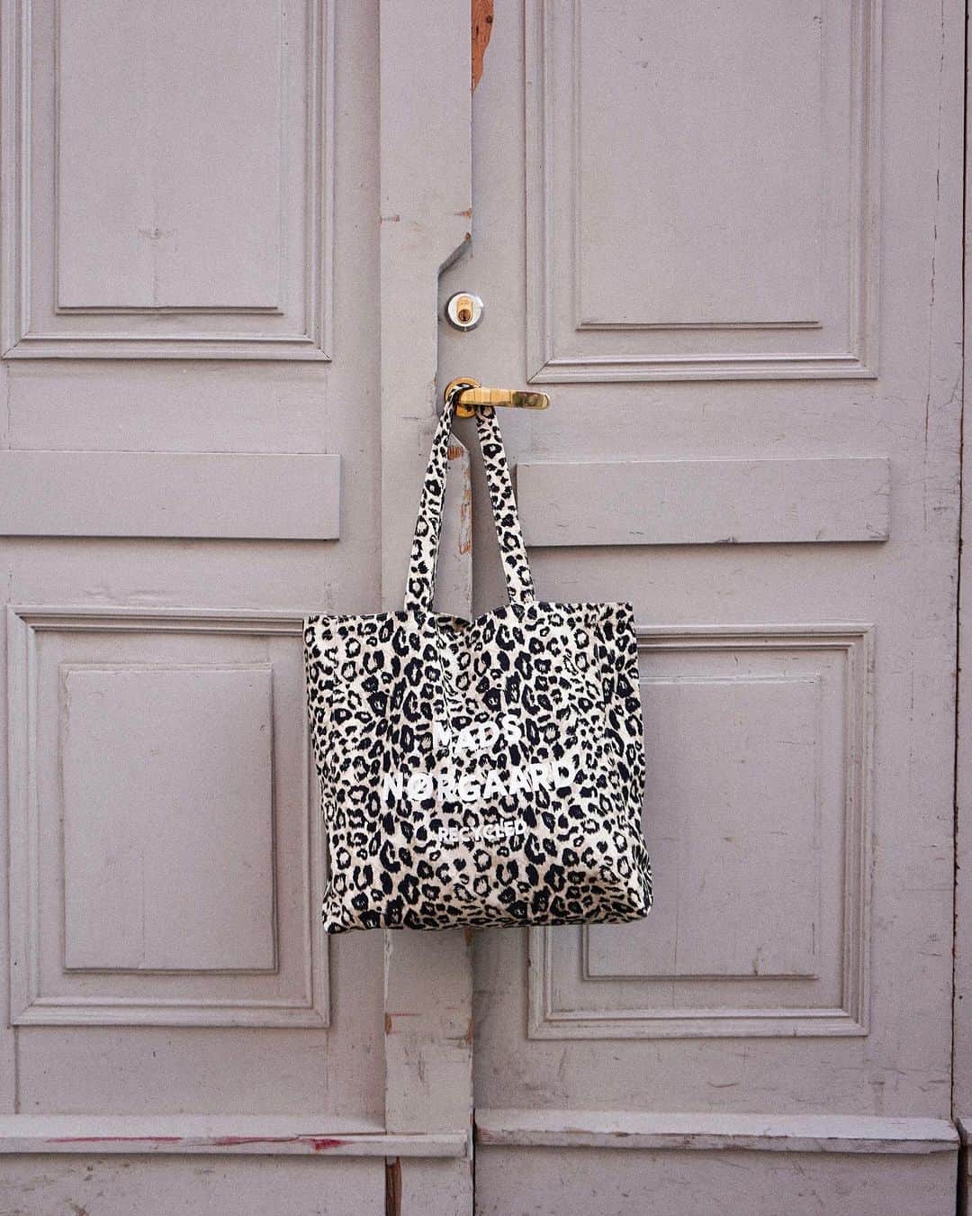 マッツノーガードのインスタグラム：「The perfect bag doesn’t exi…」