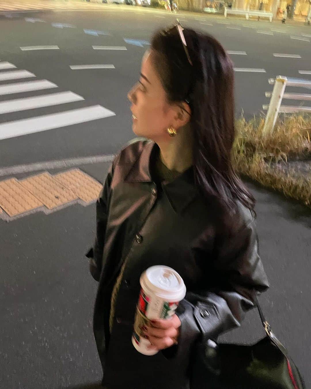 玉城翔子のインスタグラム：「コインケースに溜まった1円玉が 役に立った時ってなんか嬉しいよね。  昨日のクレイジージャーニーで 「酒を主食としている民族」を取材してて非常に興味深いと思った。 みんな12月は肝臓気をつけよな🤝🏼！？  #12月」